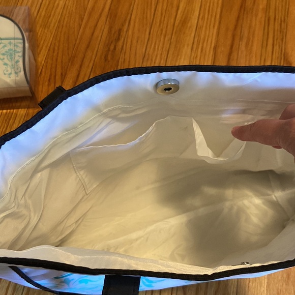 Bridal Robe/Makeup case/Bag Set - Picture 7 of 7